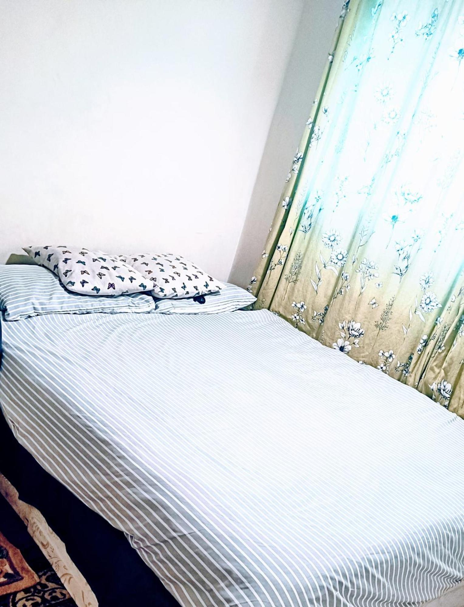 London'S Bed With Breakfast & Free Parking Apartment Bagian luar foto